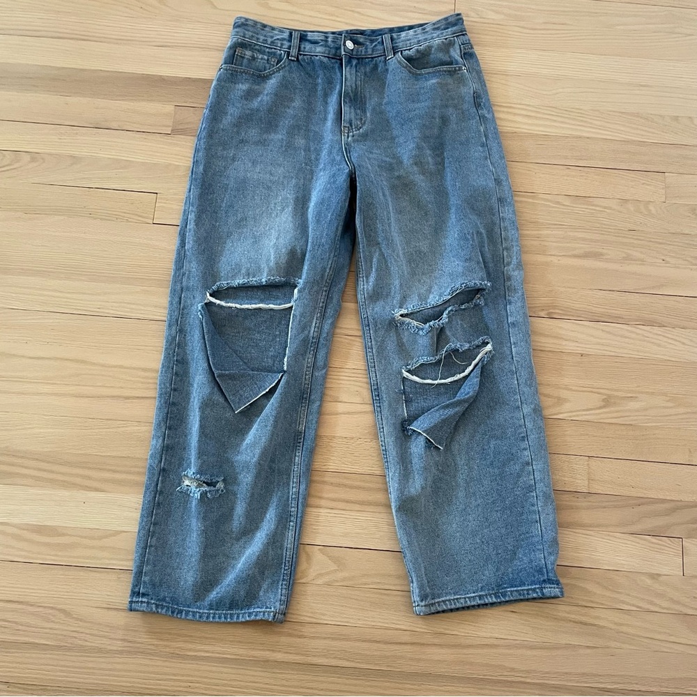 Pretty Little Thing High Rise Light Wash Distressed Baggy  Loose Jeans